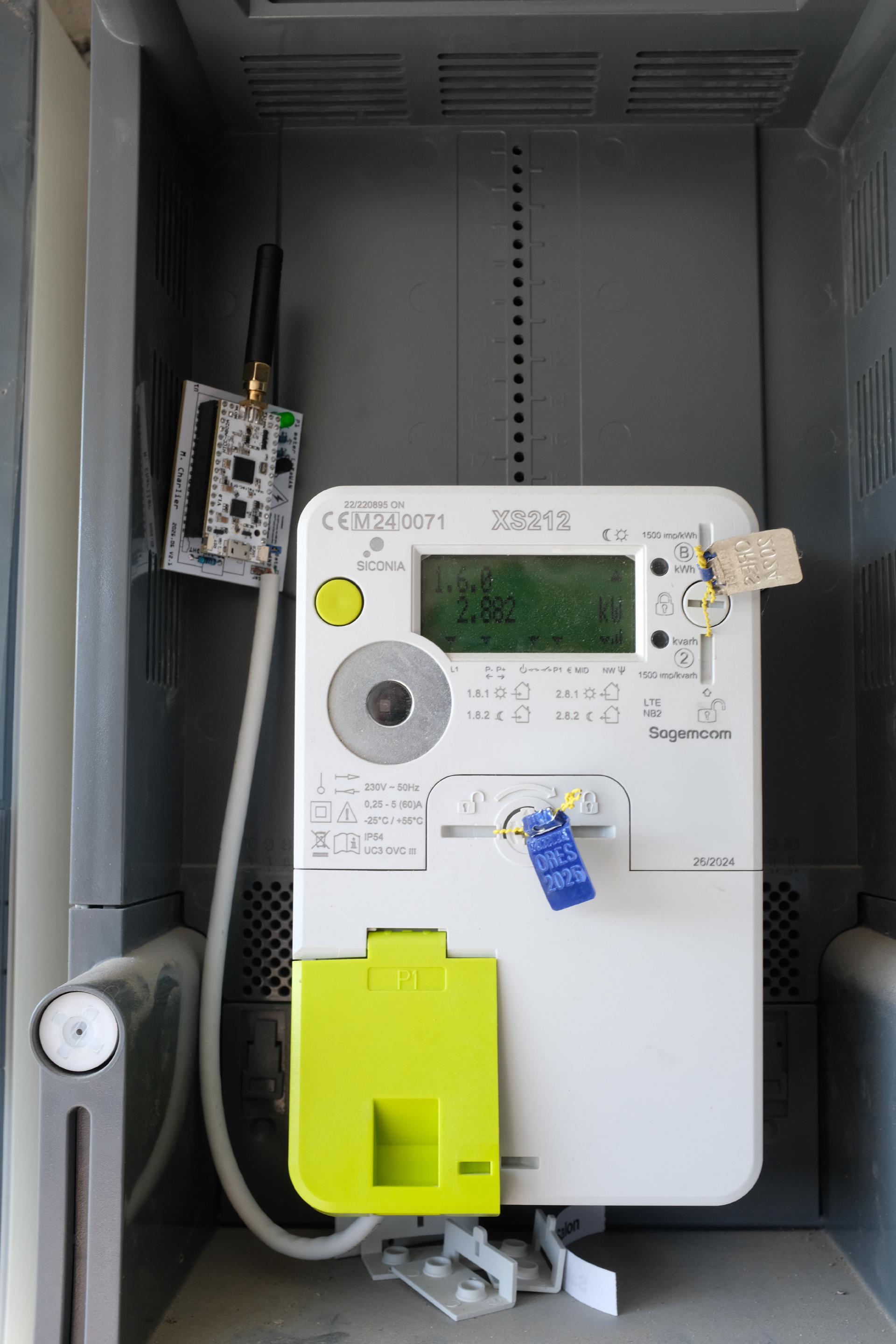 Sensor installed on the electrical meter