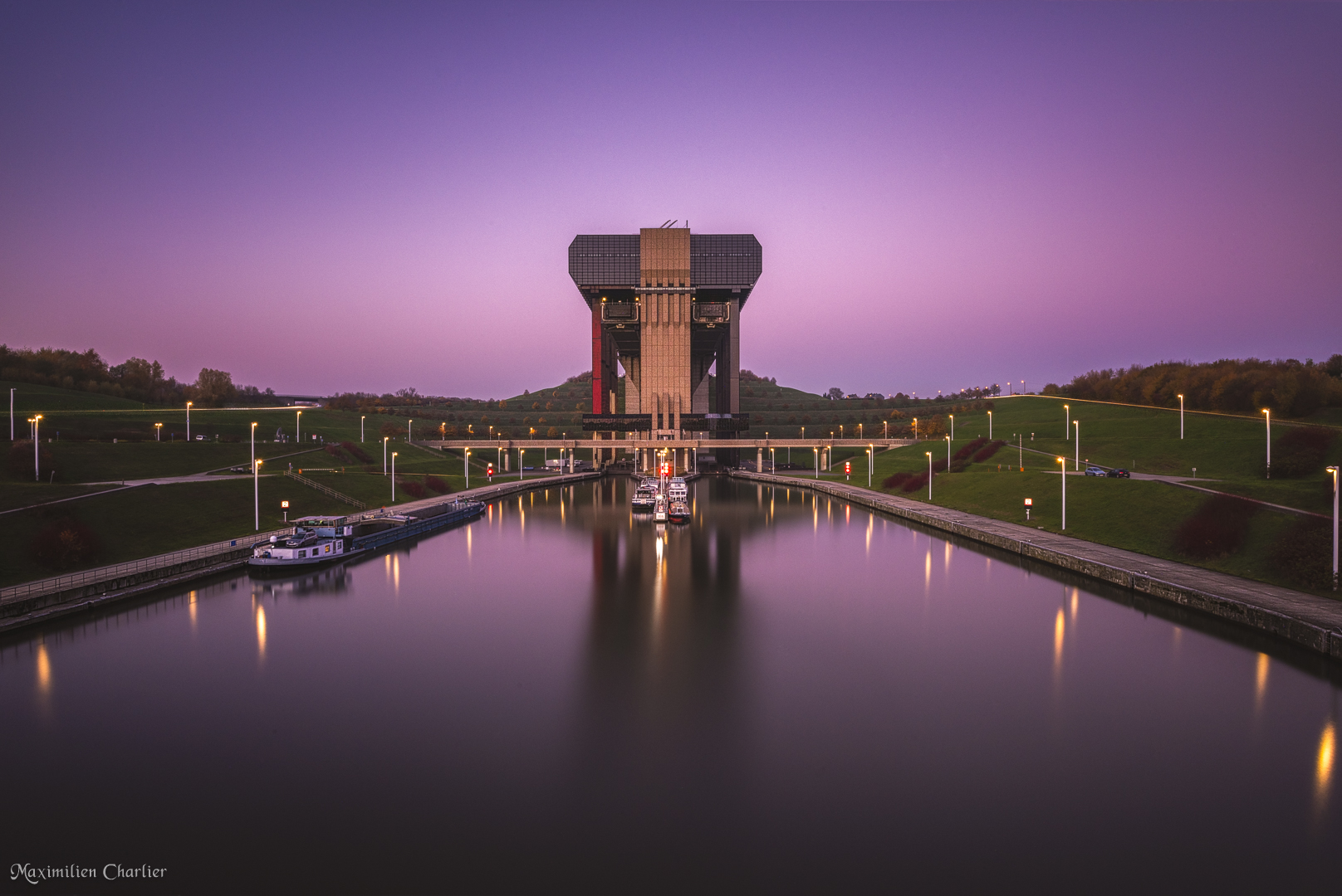 Canal lift and bridge